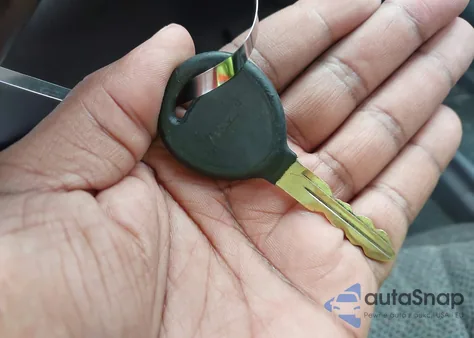 2001 Jeep Cherokee Sport from USA, damaged, VIN 1J4FT48S11L535766